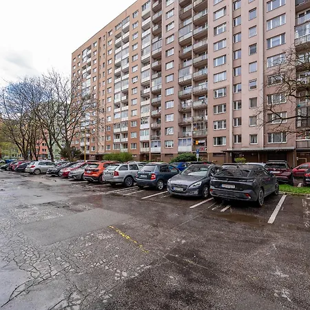 Palarikova Old App アパート